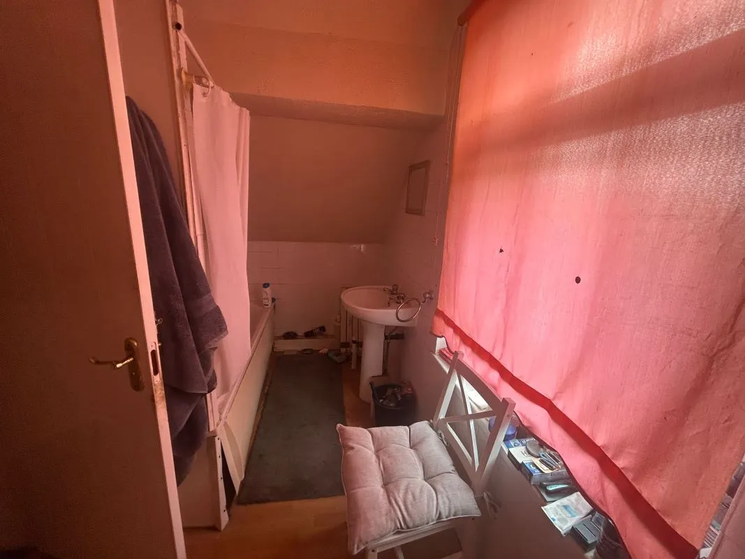 Stocksbridge, Sheffield, South Yorkshire, S36 1FW - Online Auctions