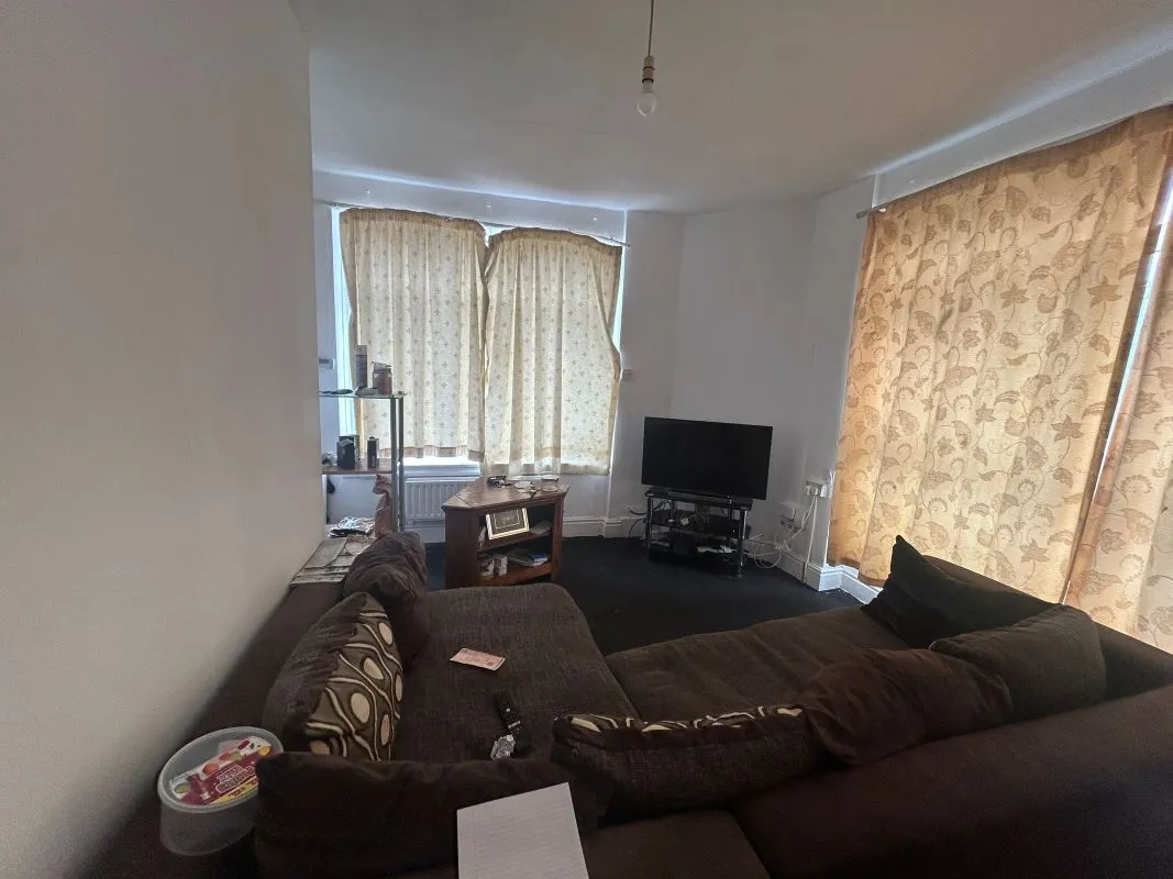 Stocksbridge, Sheffield, South Yorkshire, S36 1FW - Online Auctions