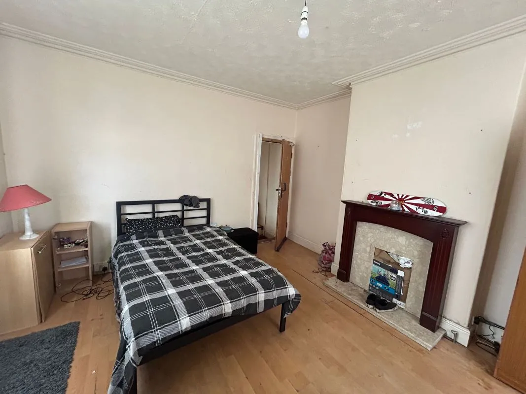 Stocksbridge, Sheffield, South Yorkshire, S36 1FW - Online Auctions