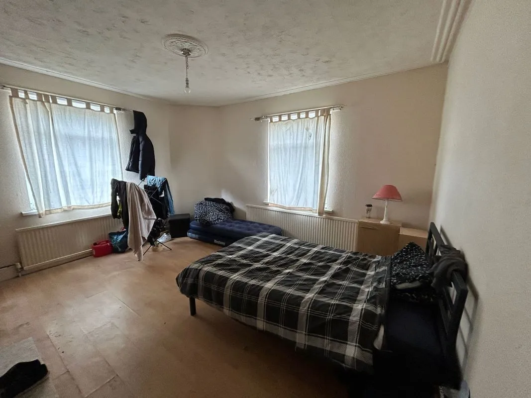 Stocksbridge, Sheffield, South Yorkshire, S36 1FW - Online Auctions