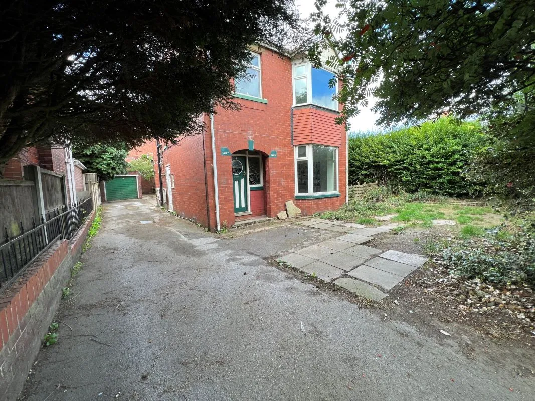 Darfield, Barnsley, South Yorkshire, S73 9AP - Online Auctions