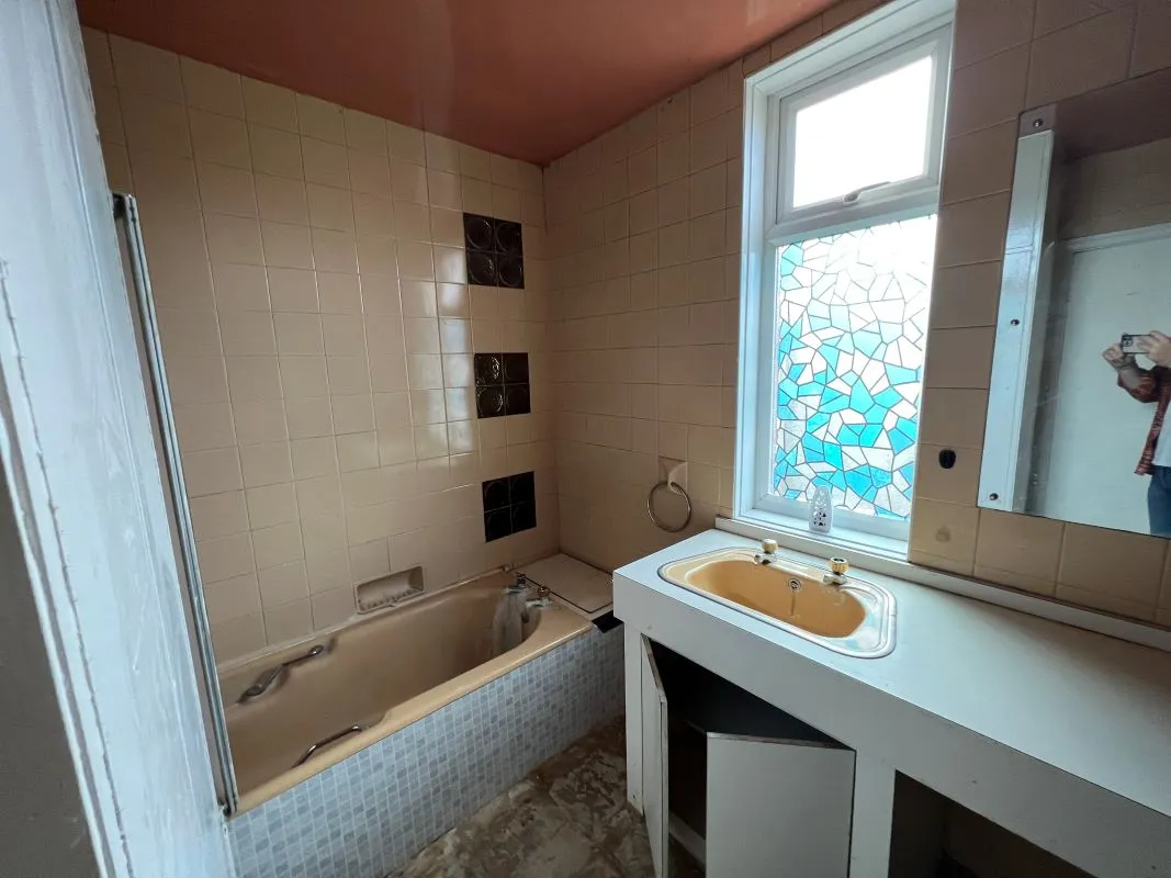 Darfield, Barnsley, South Yorkshire, S73 9AP - Online Auctions