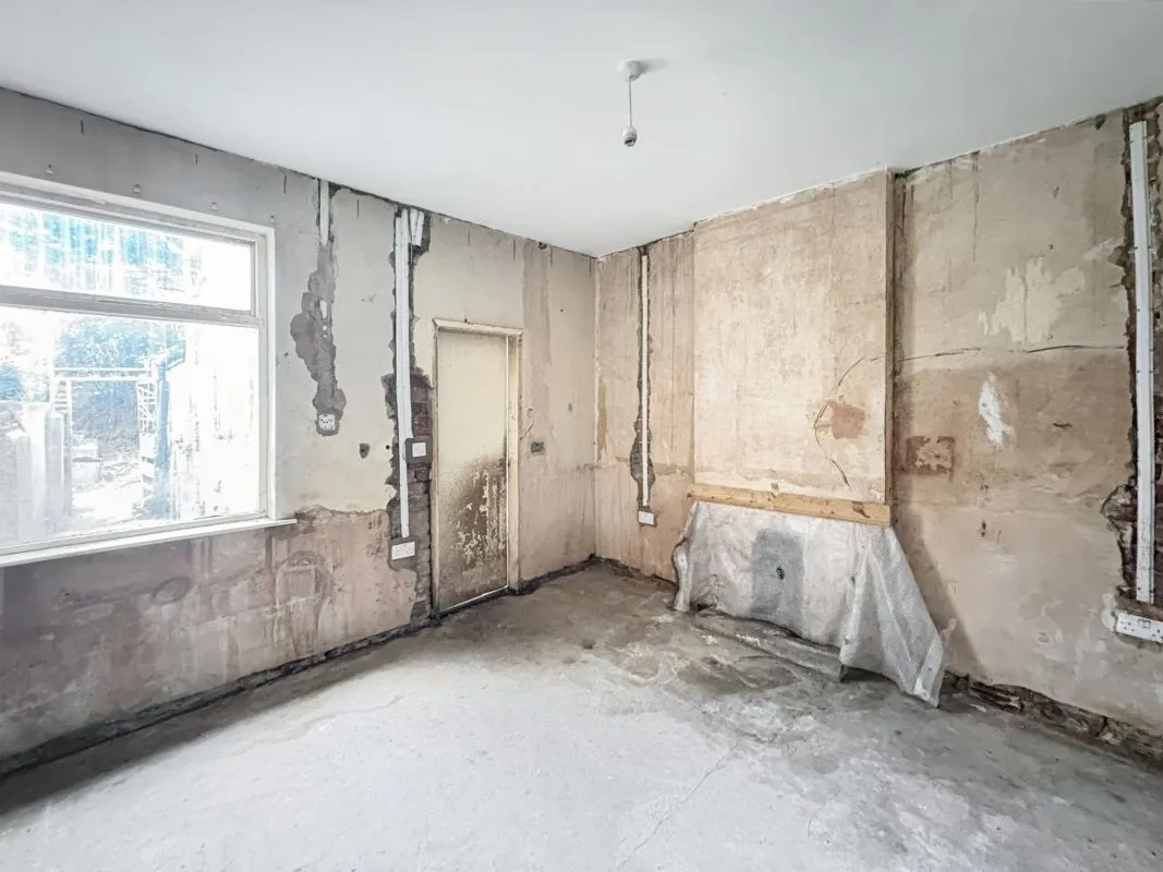 Grimsby, South Humberside, DN32 7NE - Online Auctions