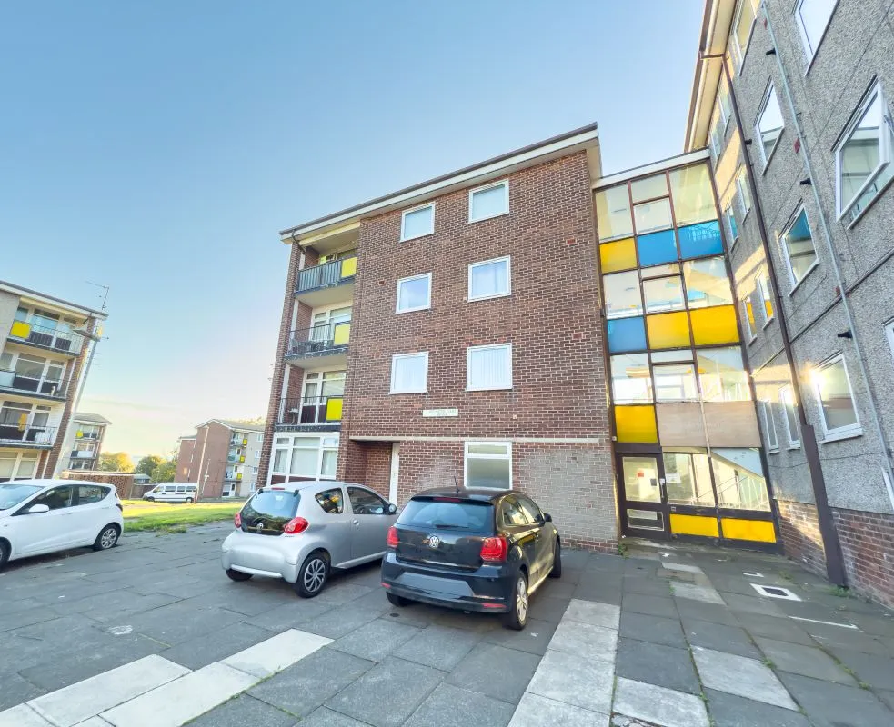 Gateshead, Tyne And Wear, NE10 0BN - Online Auctions