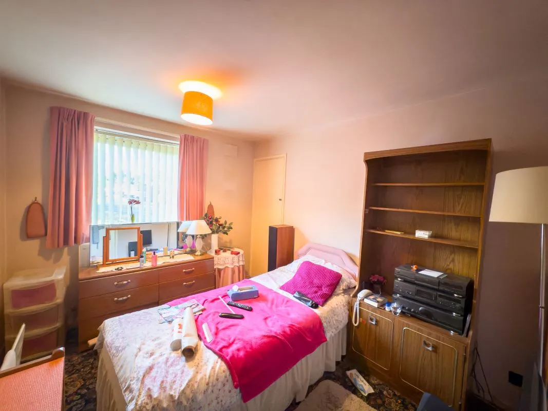 Gateshead, Tyne And Wear, NE10 0BN - Online Auctions