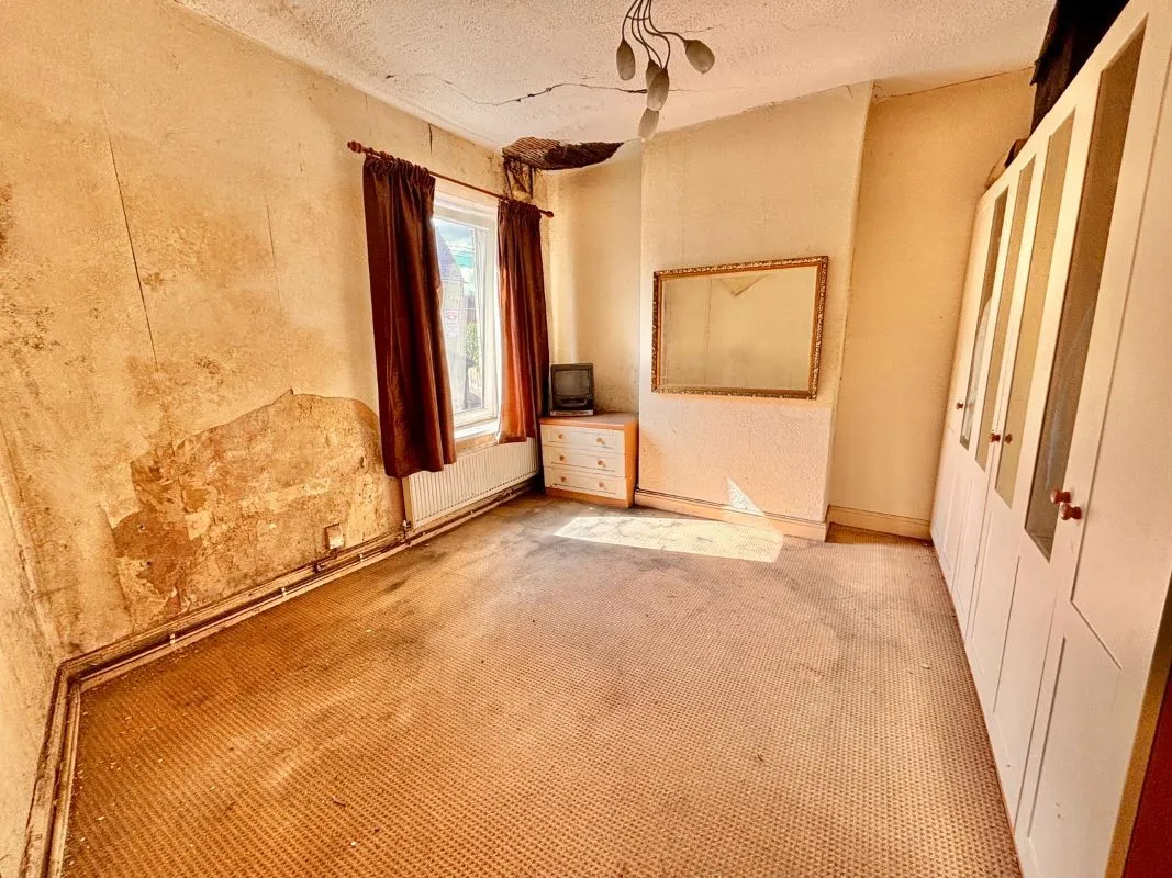Wombwell, Barnsley, South Yorkshire, S73 8HE - Online Auctions