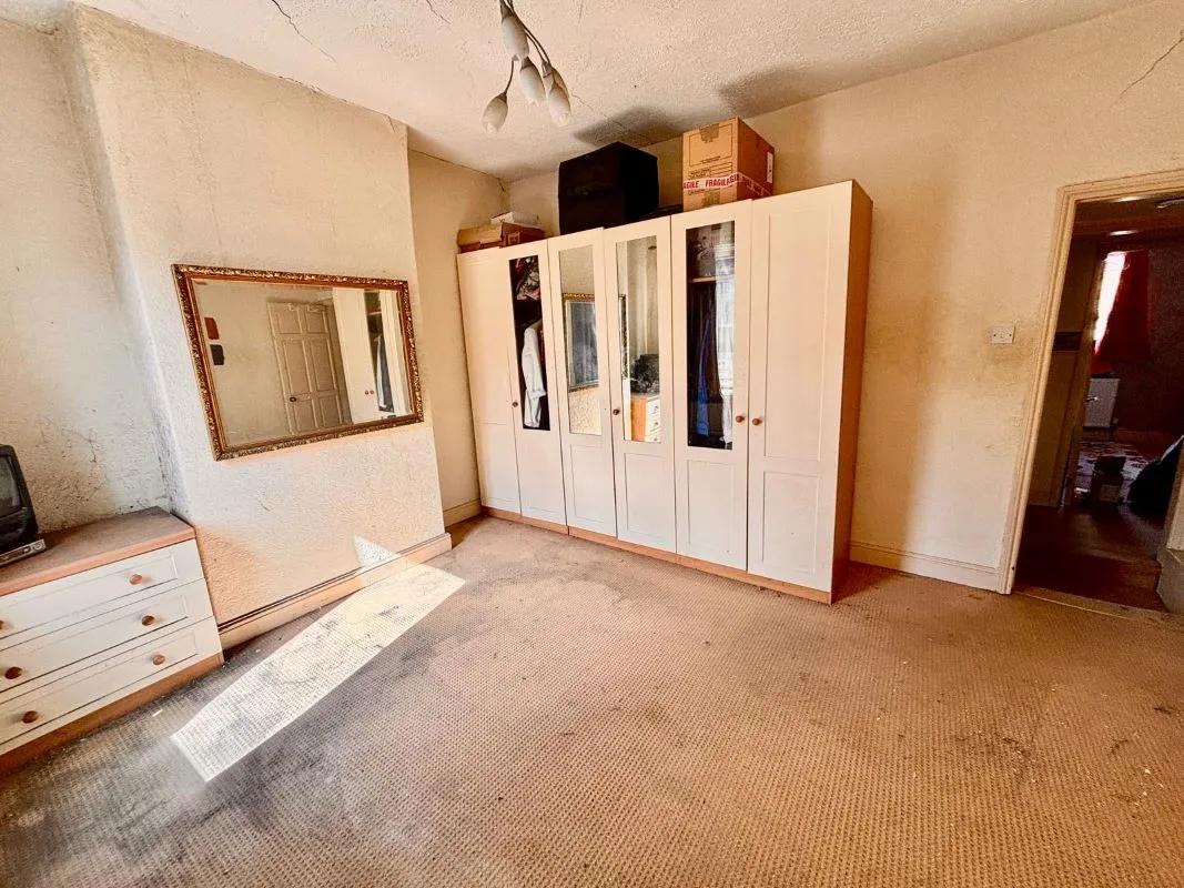 Wombwell, Barnsley, South Yorkshire, S73 8HE - Online Auctions