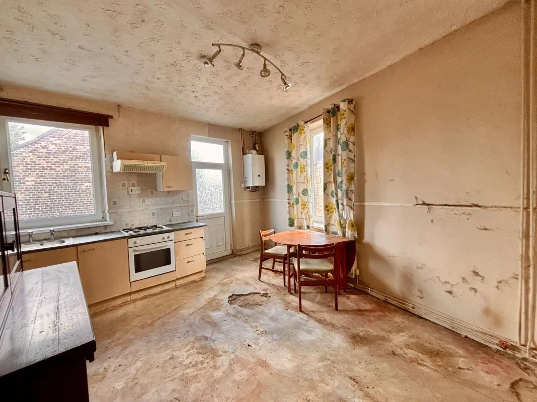 Wombwell, Barnsley, South Yorkshire, S73 8HE - Online Auctions