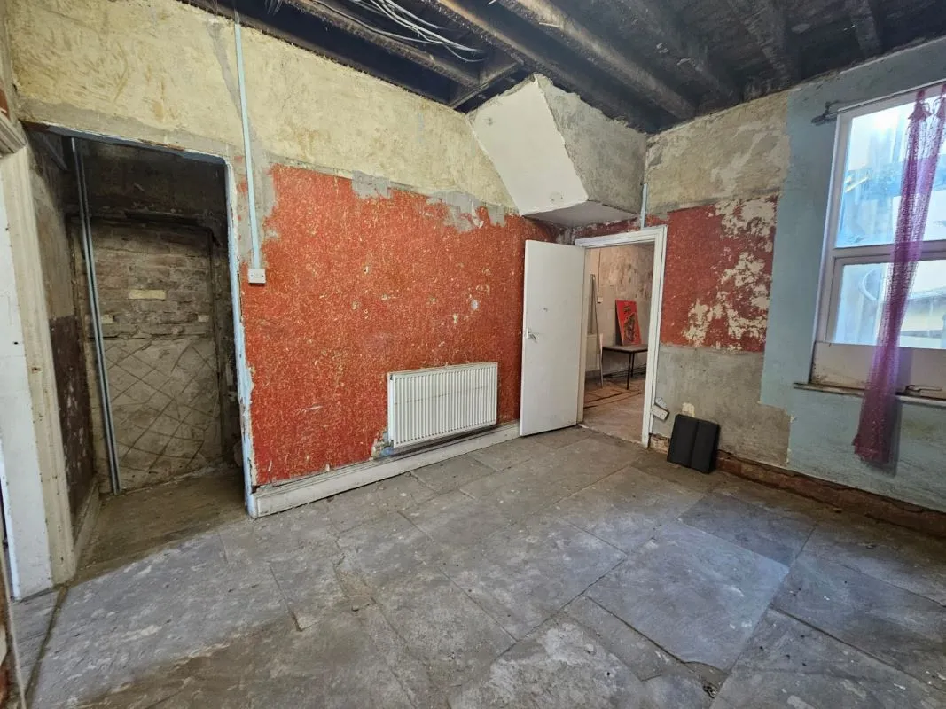 Blackpool, Lancashire, FY1 6AB - Online Auctions