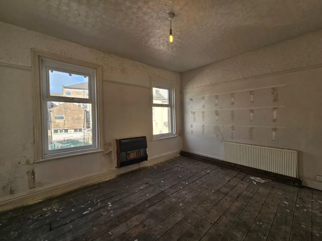 Blackpool, Lancashire, FY1 6AB - Online Auctions