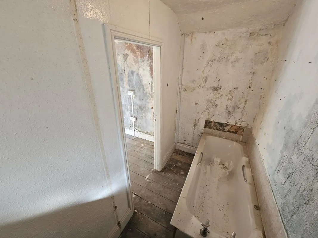 Blackpool, Lancashire, FY1 6AB - Online Auctions