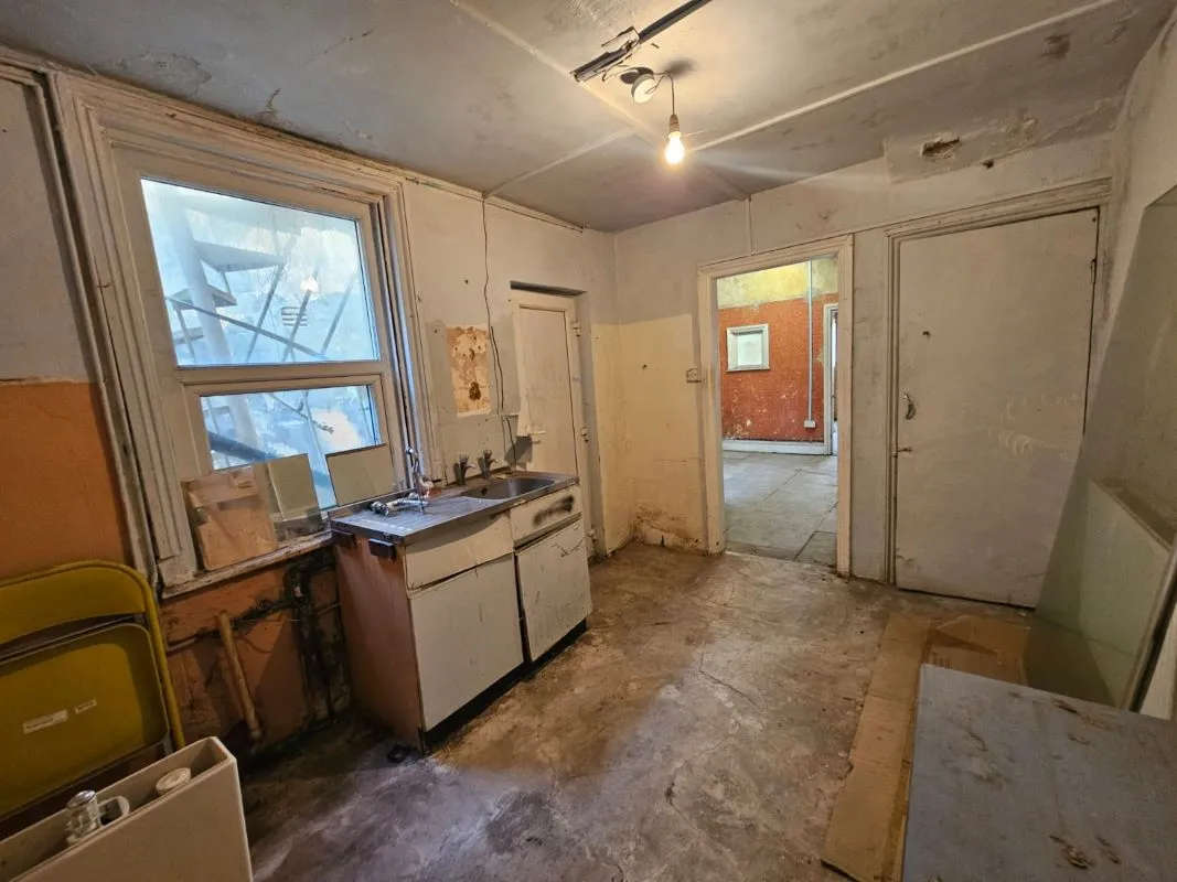 Blackpool, Lancashire, FY1 6AB - Online Auctions