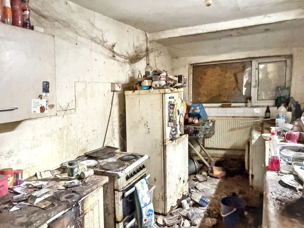 Grimsby, South Humberside, DN32 7NQ - Online Auctions