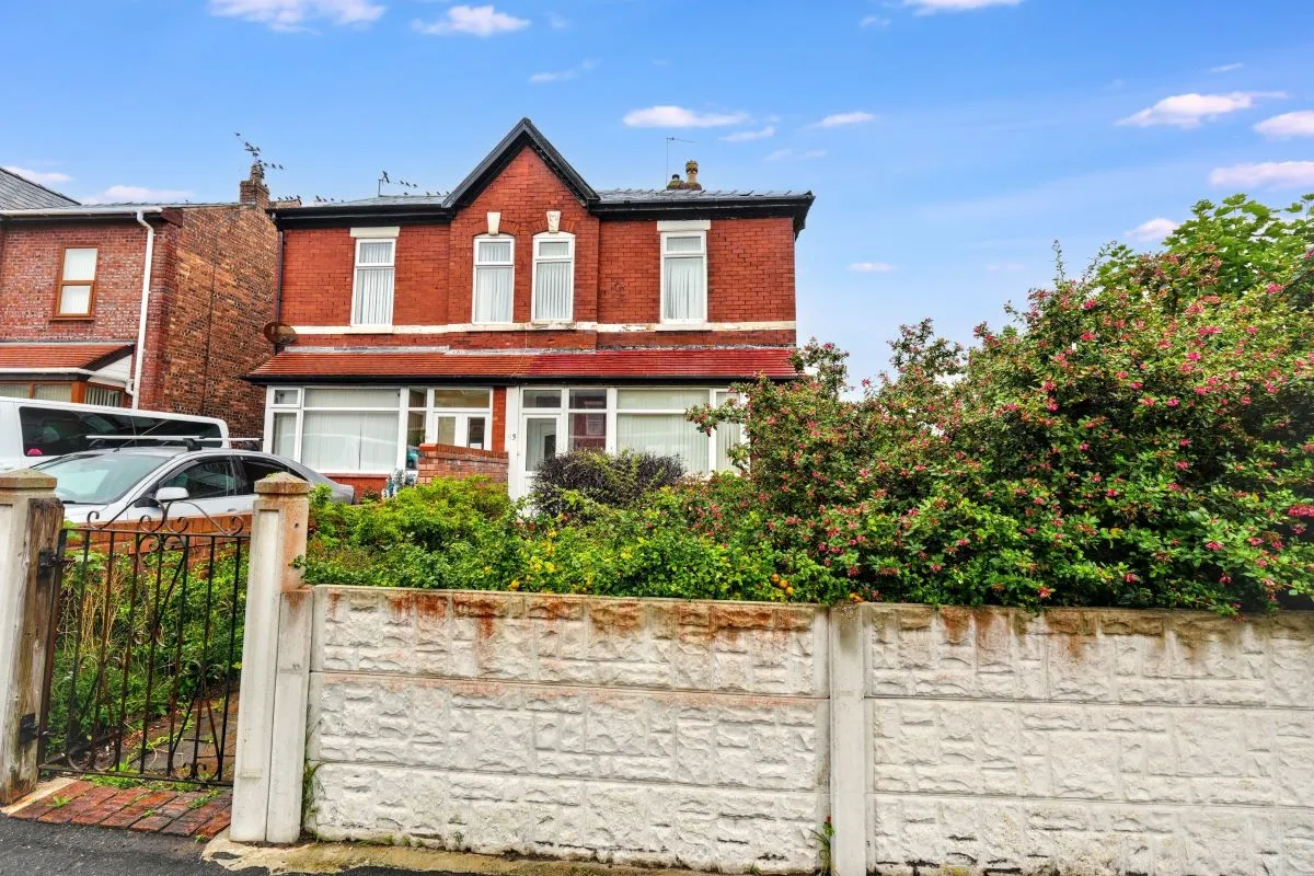 Southport, Merseyside, PR8 6BT - Online Auctions