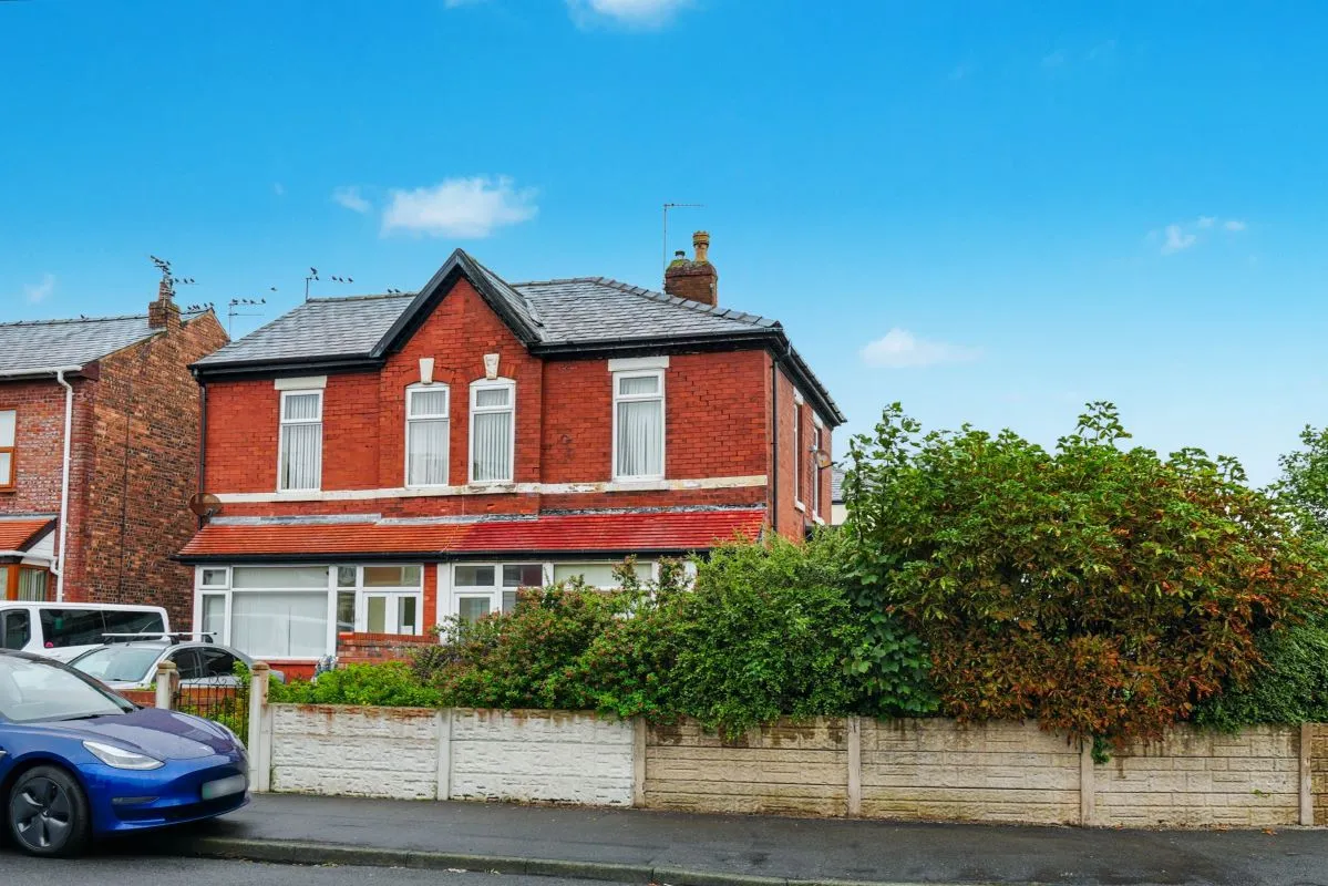 Southport, Merseyside, PR8 6BT - Online Auctions