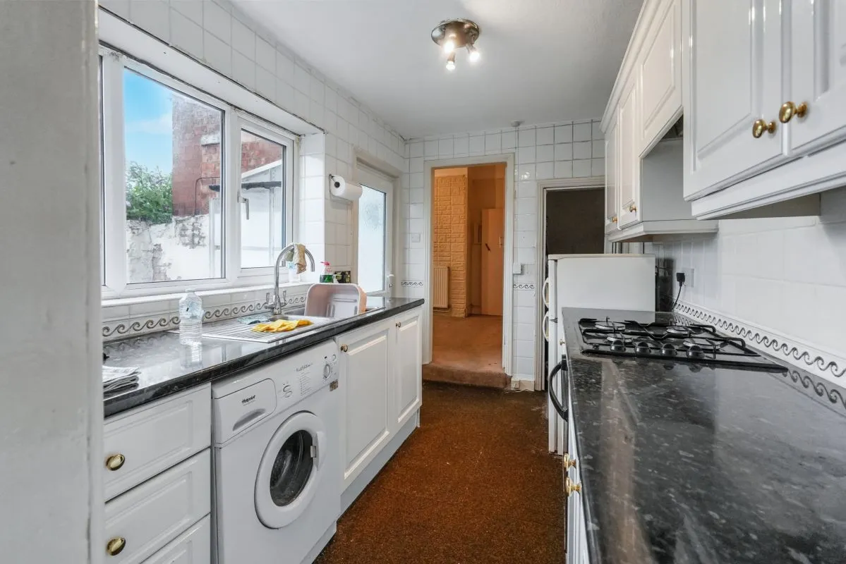 Southport, Merseyside, PR8 6BT - Online Auctions