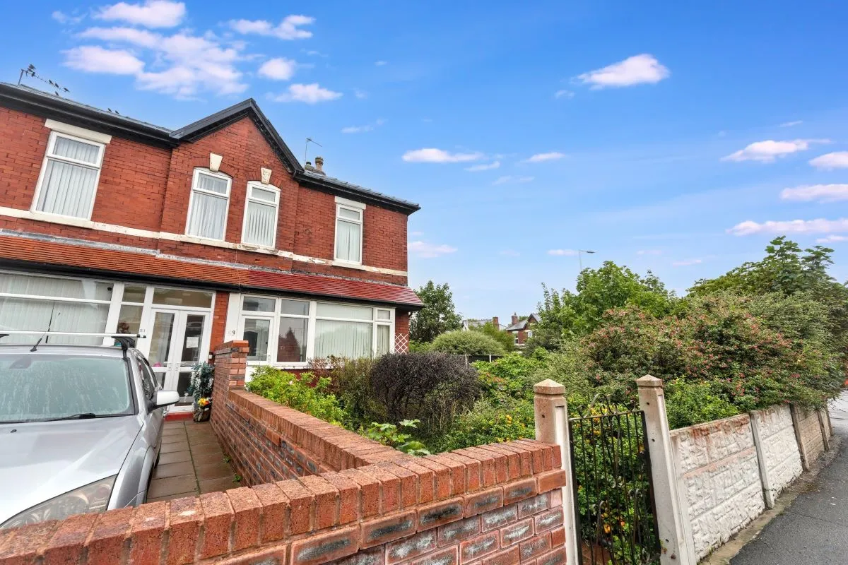 Southport, Merseyside, PR8 6BT - Online Auctions