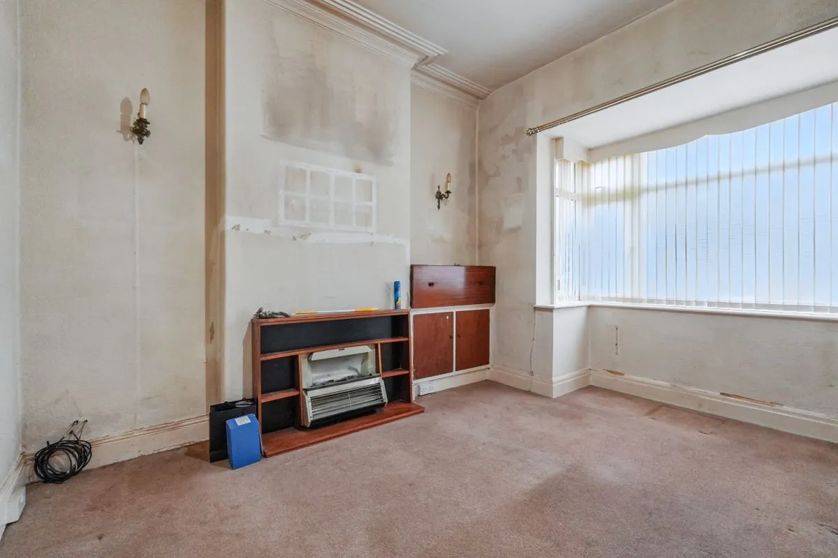Southport, Merseyside, PR8 6BT - Online Auctions