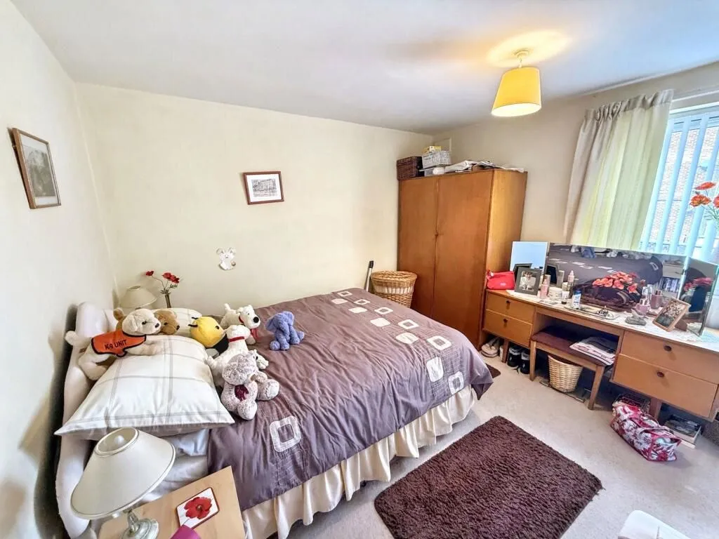 Gateshead, Tyne And Wear, NE10 0BN - Online Auctions