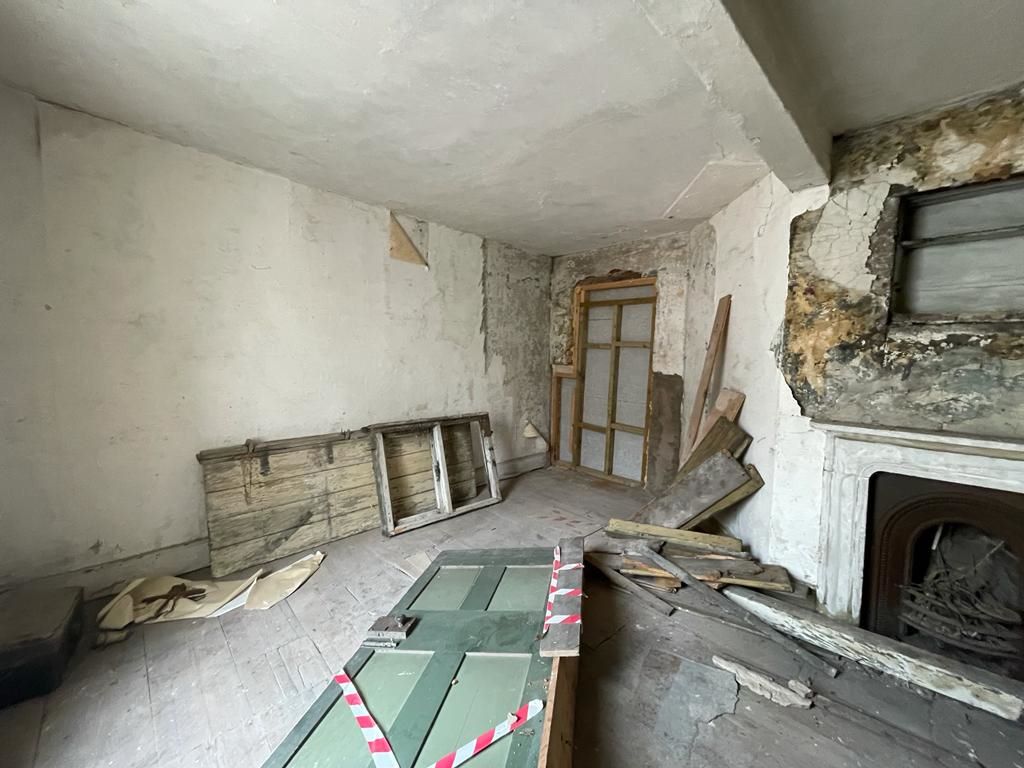 Holywell, Clwyd, CH8 7LH - Online Auctions