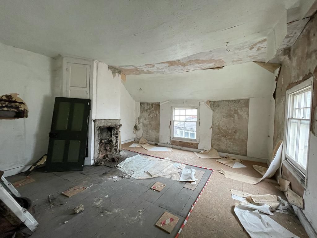 Holywell, Clwyd, CH8 7LH - Online Auctions