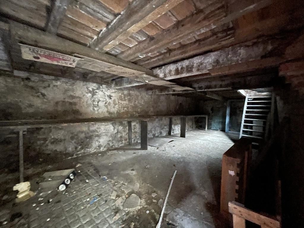 Holywell, Clwyd, CH8 7LH - Online Auctions