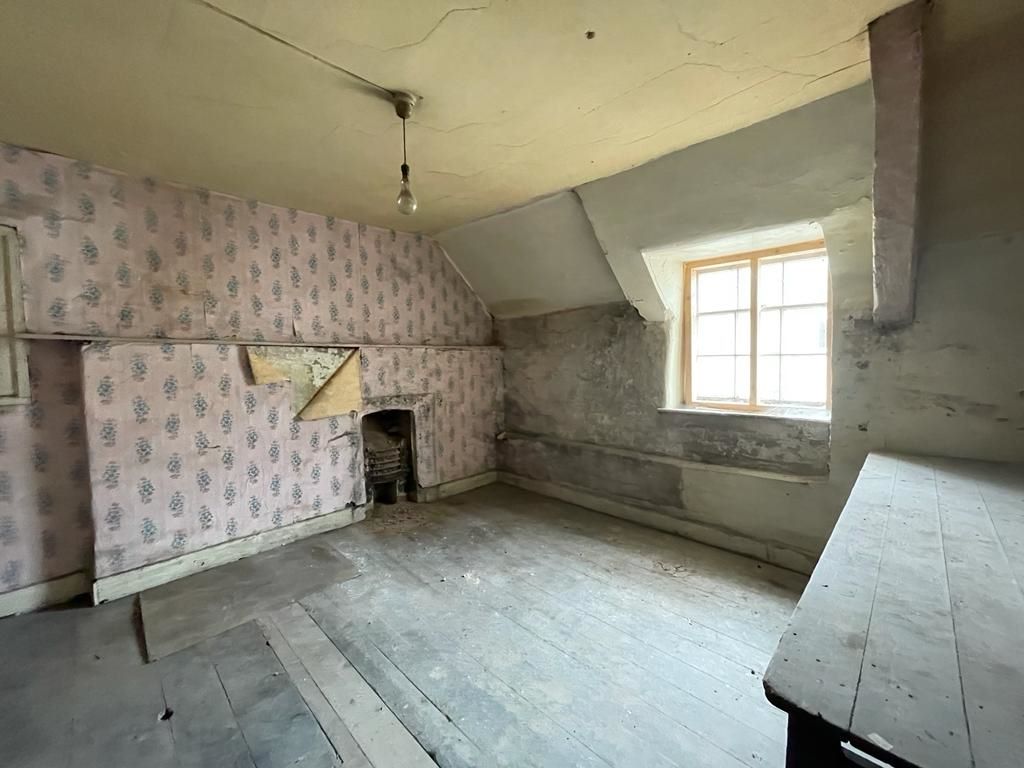 Holywell, Clwyd, CH8 7LH - Online Auctions