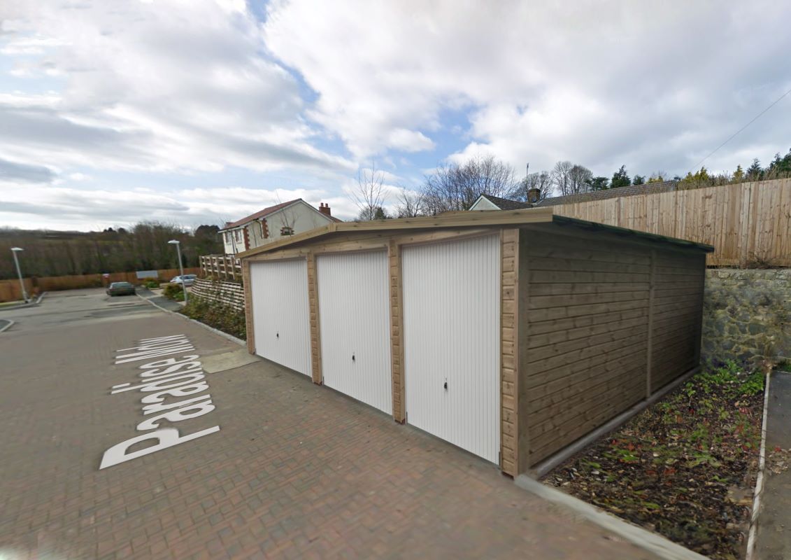 Tisbury, Salisbury, Wiltshire, SP3 6DG - Online Auctions