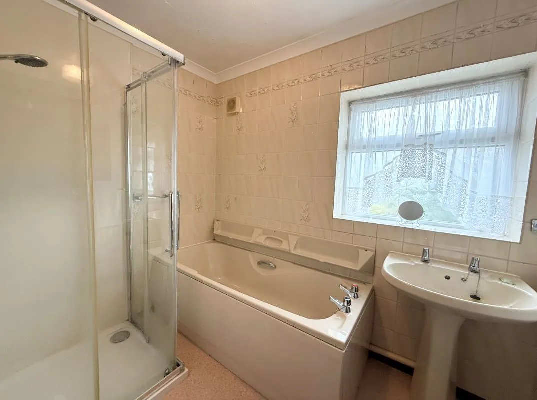Stoke-On-Trent, Staffordshire, ST3 6EA - Online Auctions
