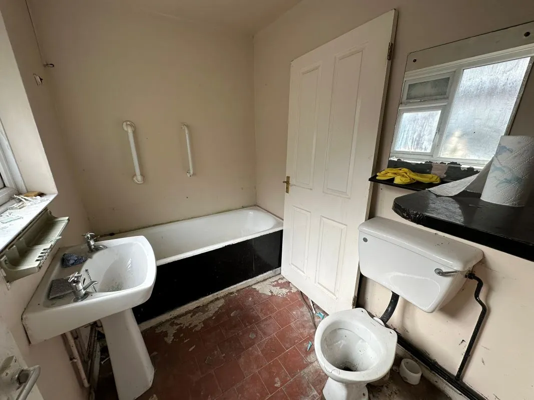 Stoke-On-Trent, Staffordshire, ST6 2DW - Online Auctions