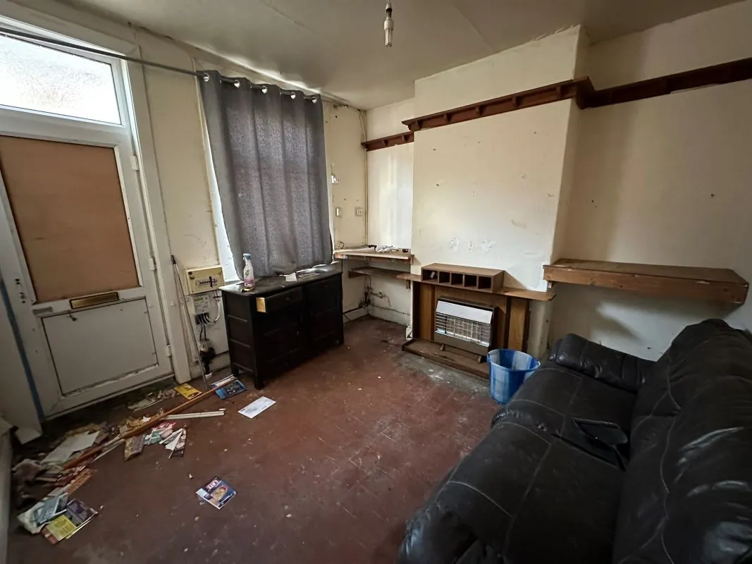 Stoke-On-Trent, Staffordshire, ST6 2DW - Online Auctions