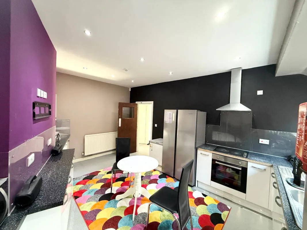 Stoke-On-Trent, Staffordshire, ST1 4NF - Online Auctions