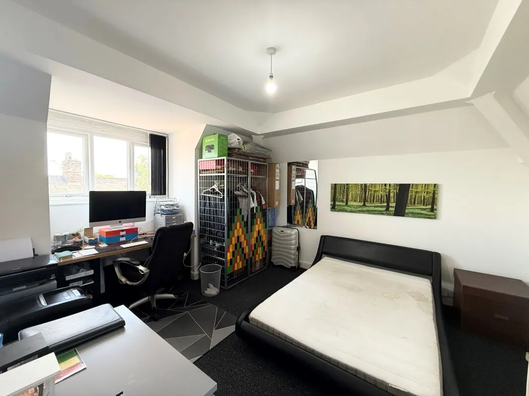 Stoke-On-Trent, Staffordshire, ST1 4NF - Online Auctions