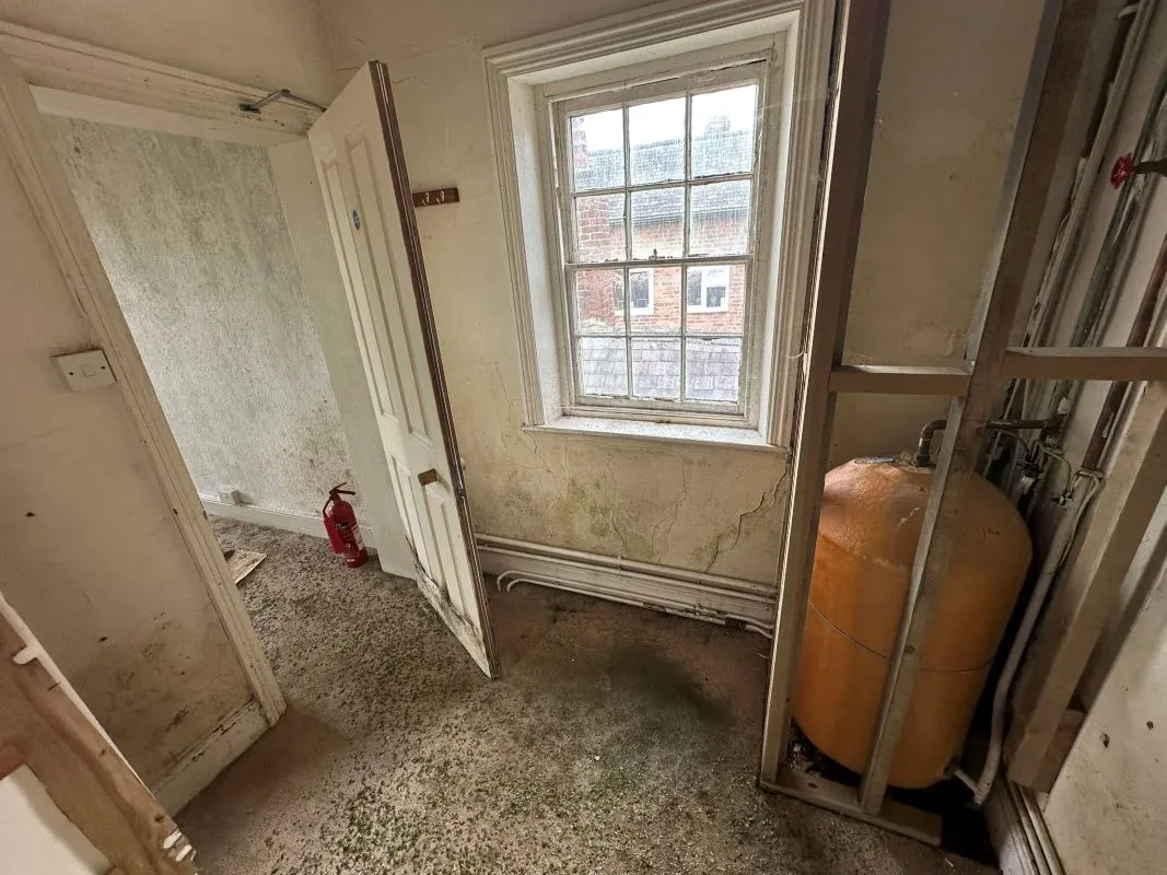 Y Trallwng, Powys, SY21 7RR - Online Auctions
