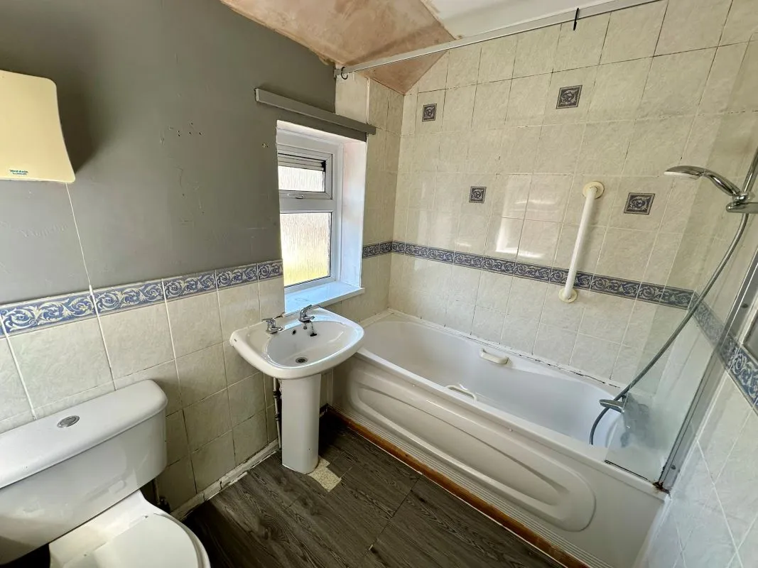 Highfield Grove, Stafford, Staffordshire, ST17 9RF - Online Auctions
