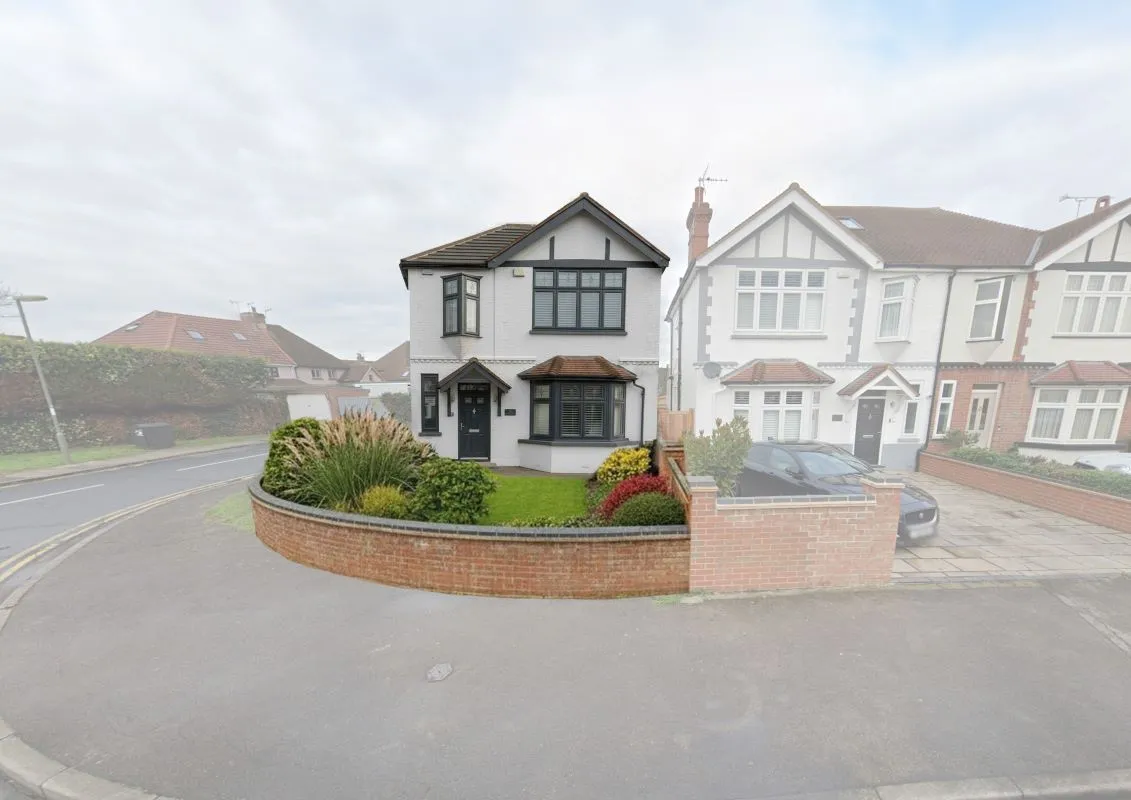Next to 97 Woodthorpe Road, Ashford, Middlesex, TW15 3JT - Online Auctions