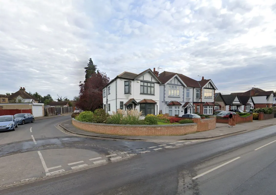 Next to 97 Woodthorpe Road, Ashford, Middlesex, TW15 3JT - Online Auctions