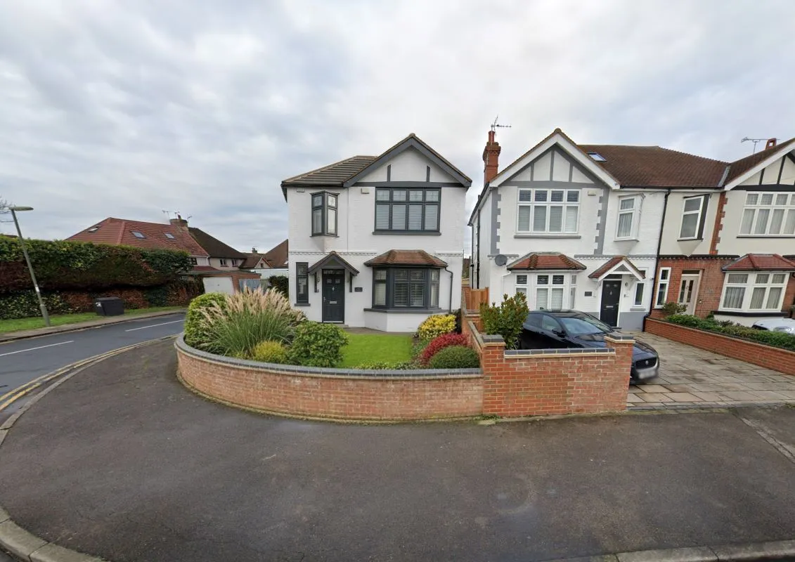Next to 97 Woodthorpe Road, Ashford, Middlesex, TW15 3JT - Online Auctions
