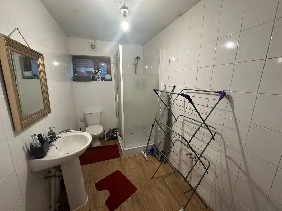 Farnworth, Bolton, Lancashire, BL4 7NS - Online Auctions
