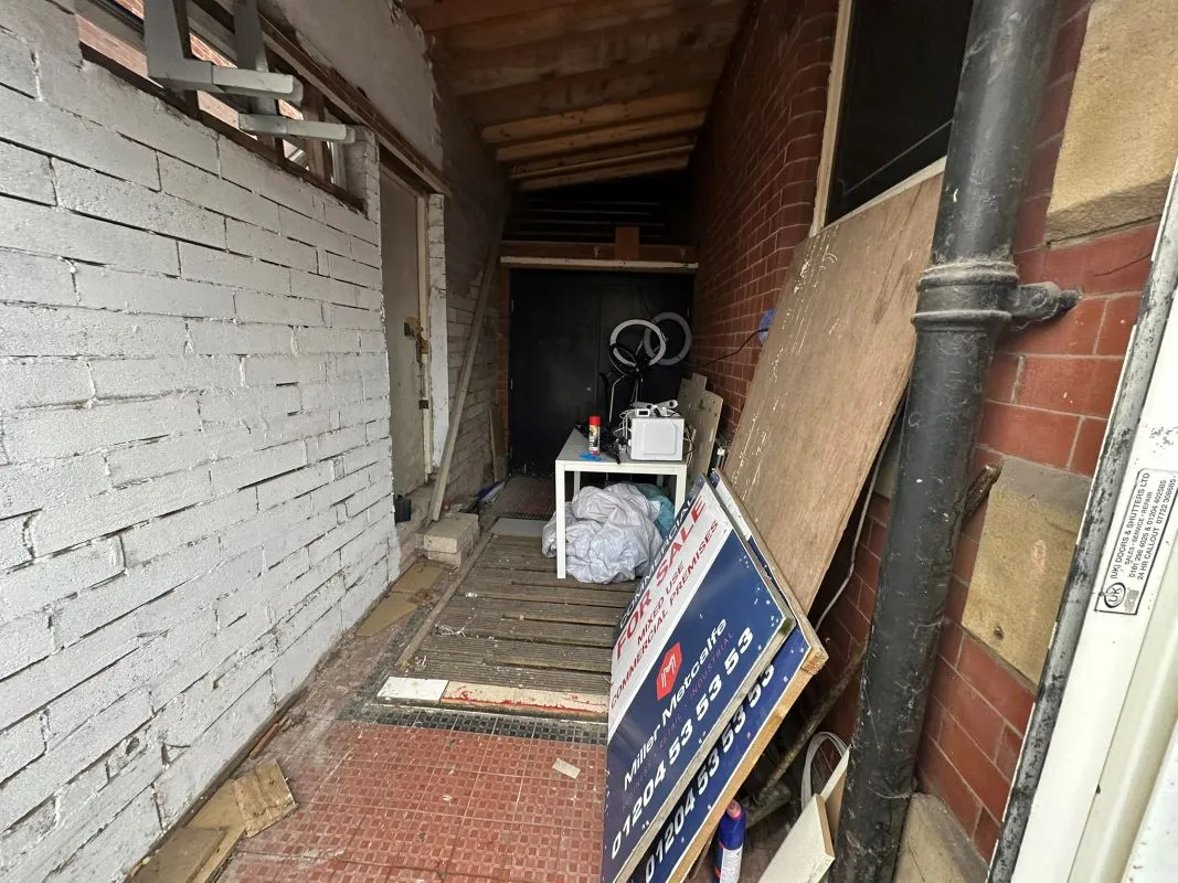 Farnworth, Bolton, Lancashire, BL4 7NS - Online Auctions
