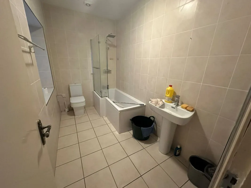 Farnworth, Bolton, Lancashire, BL4 7NS - Online Auctions