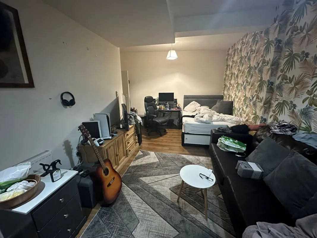 Farnworth, Bolton, Lancashire, BL4 7NS - Online Auctions