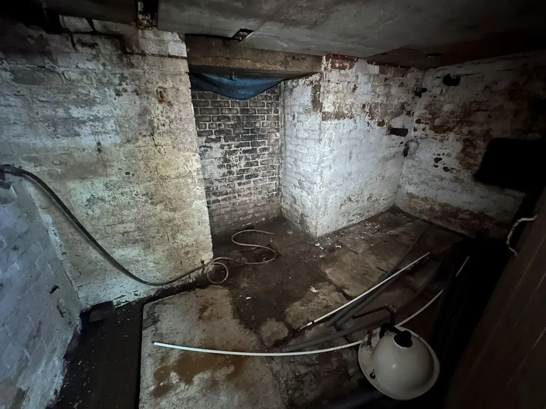 Farnworth, Bolton, Lancashire, BL4 7NS - Online Auctions