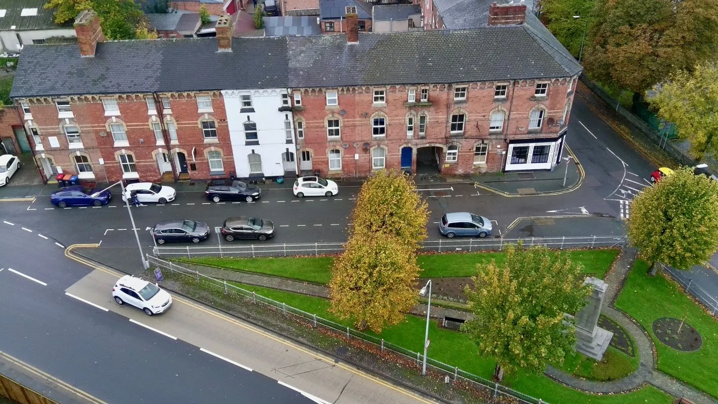 Newtown, Powys, SY16 1BG - Online Auctions