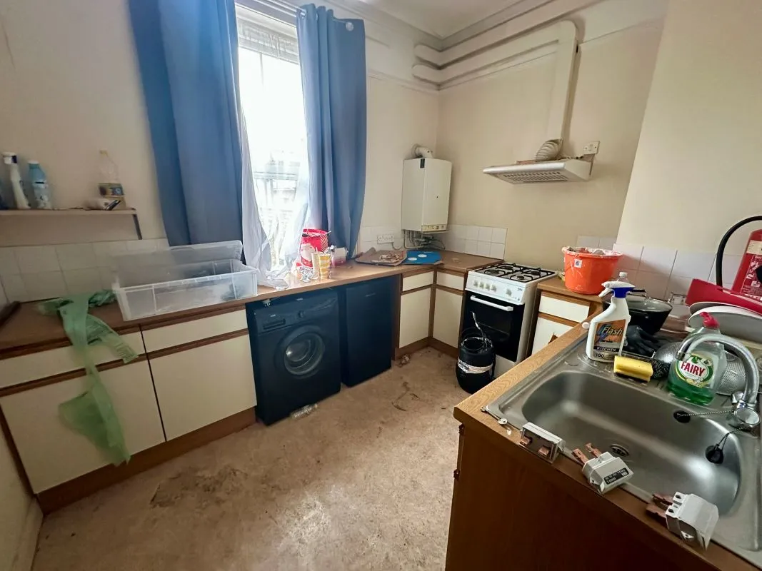 Newtown, Powys, SY16 1BG - Online Auctions