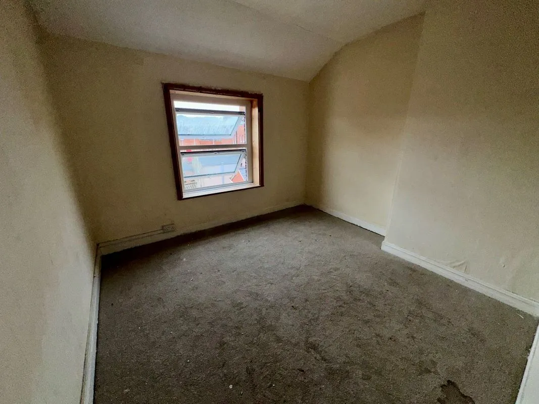 Newtown, Powys, SY16 1BG - Online Auctions