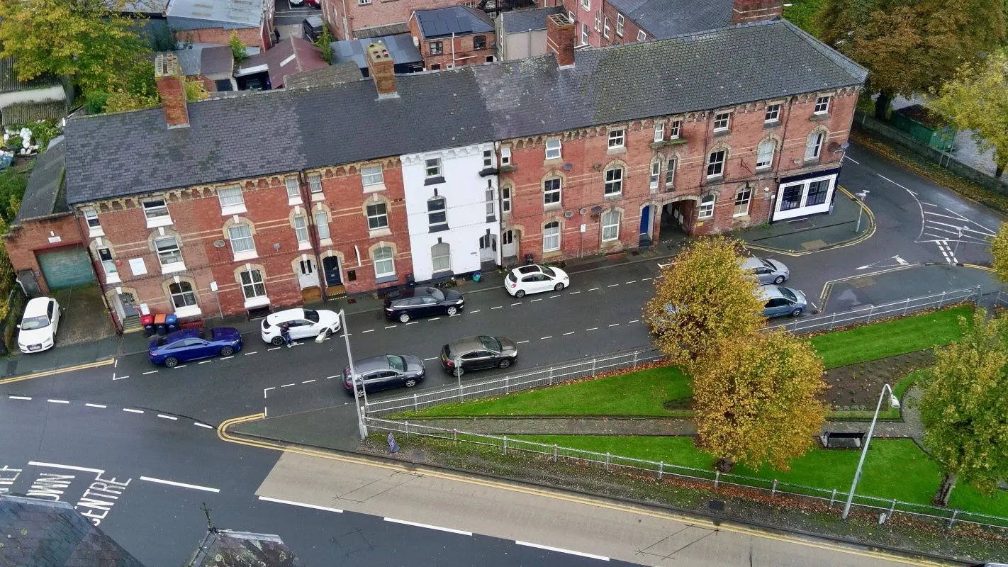 Newtown, Powys, SY16 1BG - Online Auctions