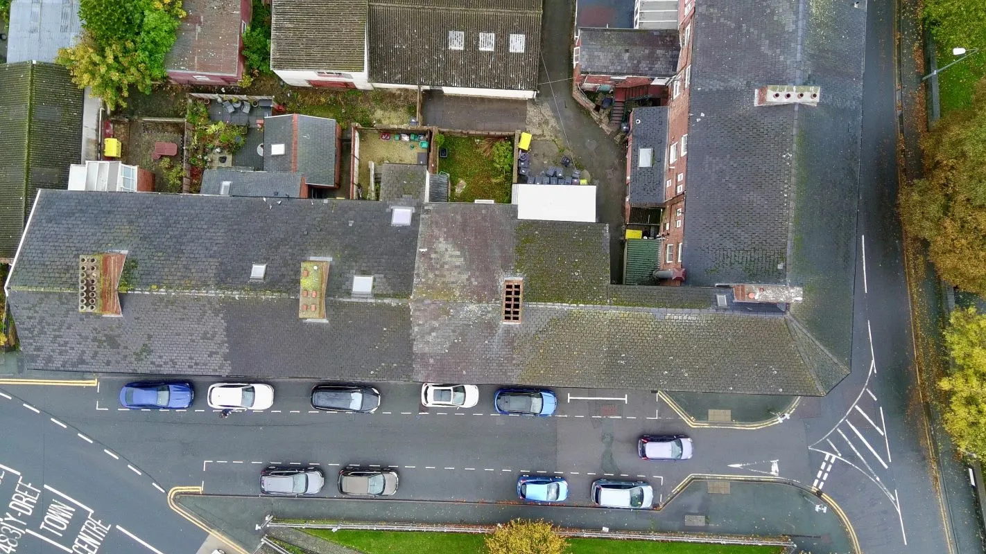 Newtown, Powys, SY16 1BG - Online Auctions