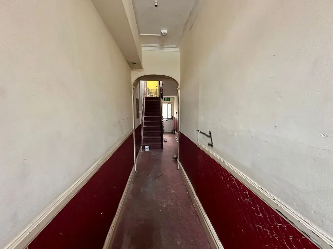 Newtown, Powys, SY16 1BG - Online Auctions