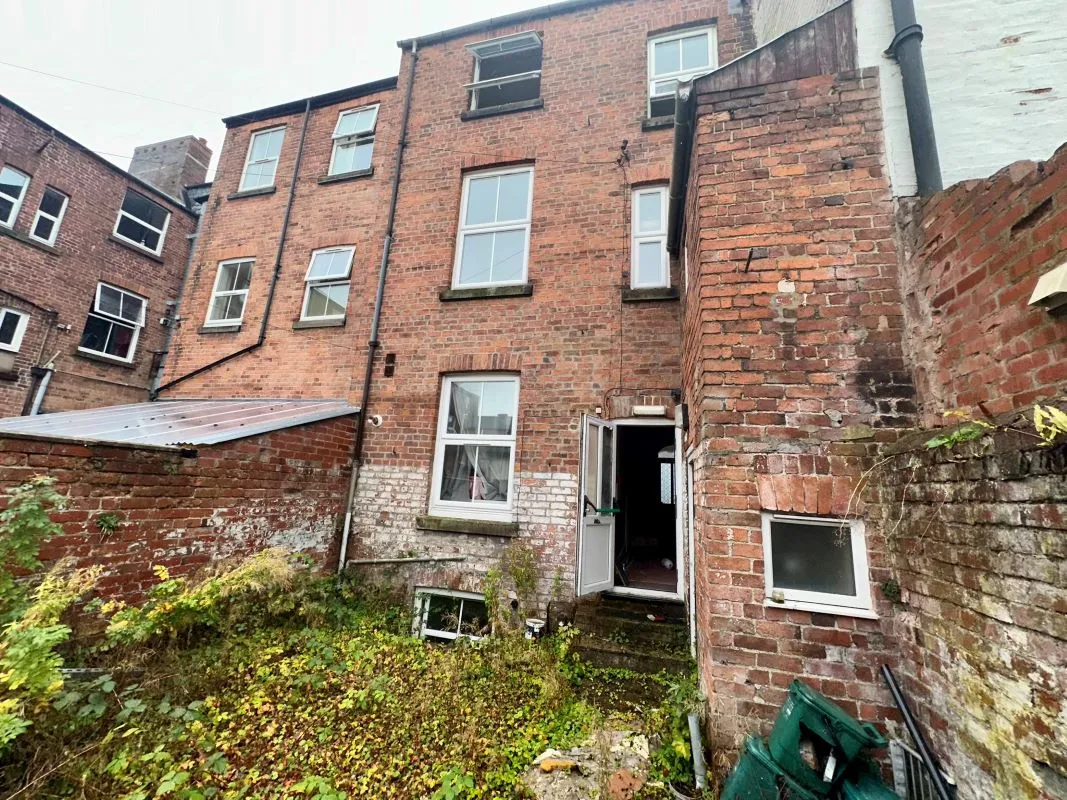 Newtown, Powys, SY16 1BG - Online Auctions